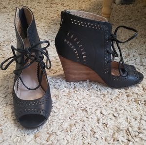 Black wedge peep toe sandel